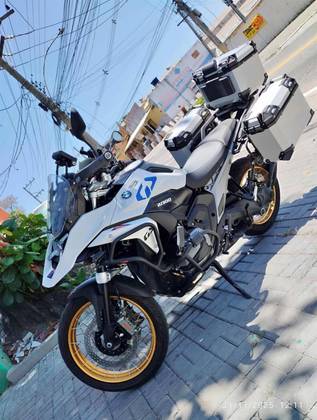 BMW R 1300 GS PLUS 